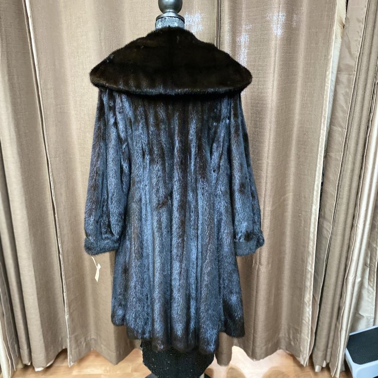 Thomas E. McElroy Dark Ranch Mink with Cape Collar, Size M