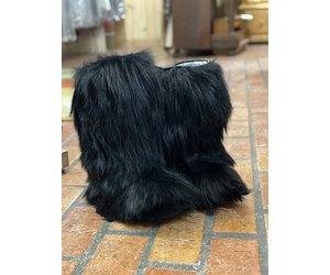 fur boots size 9