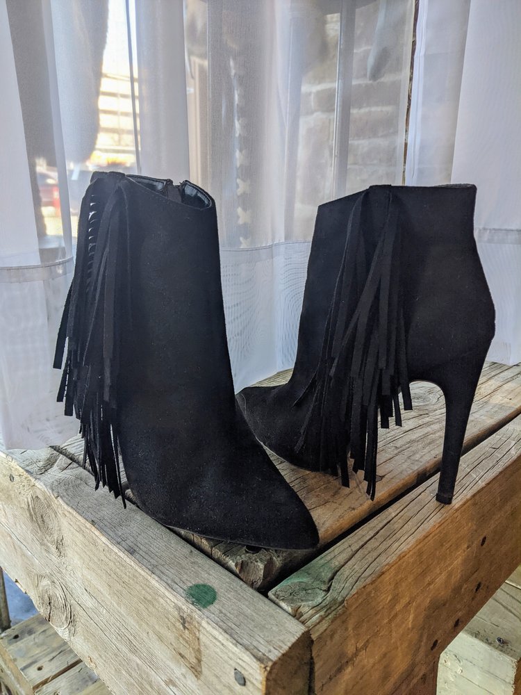 Black Bootie with Fringe, Size 8