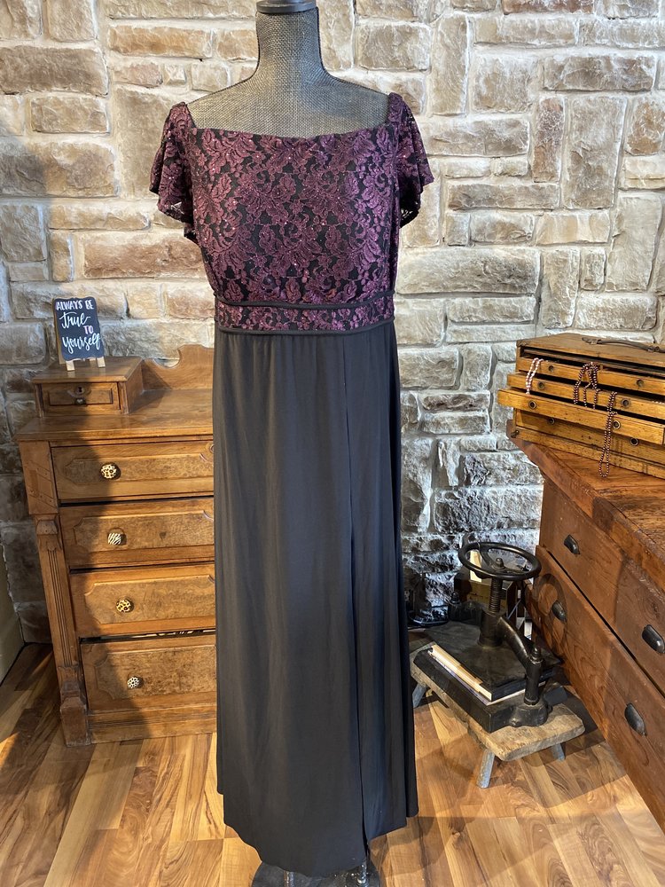 Nightway Burgundy and Black Cap Sleeve Sheath Gown, Size 20W