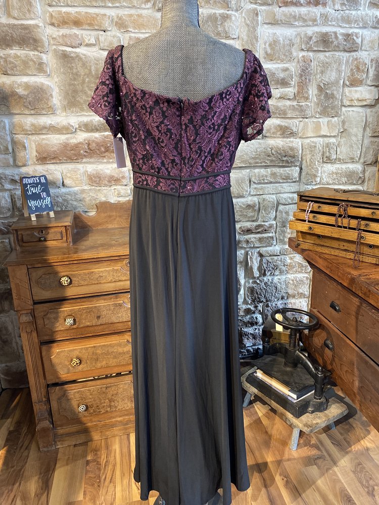 Nightway Burgundy and Black Cap Sleeve Sheath Gown, Size 20W