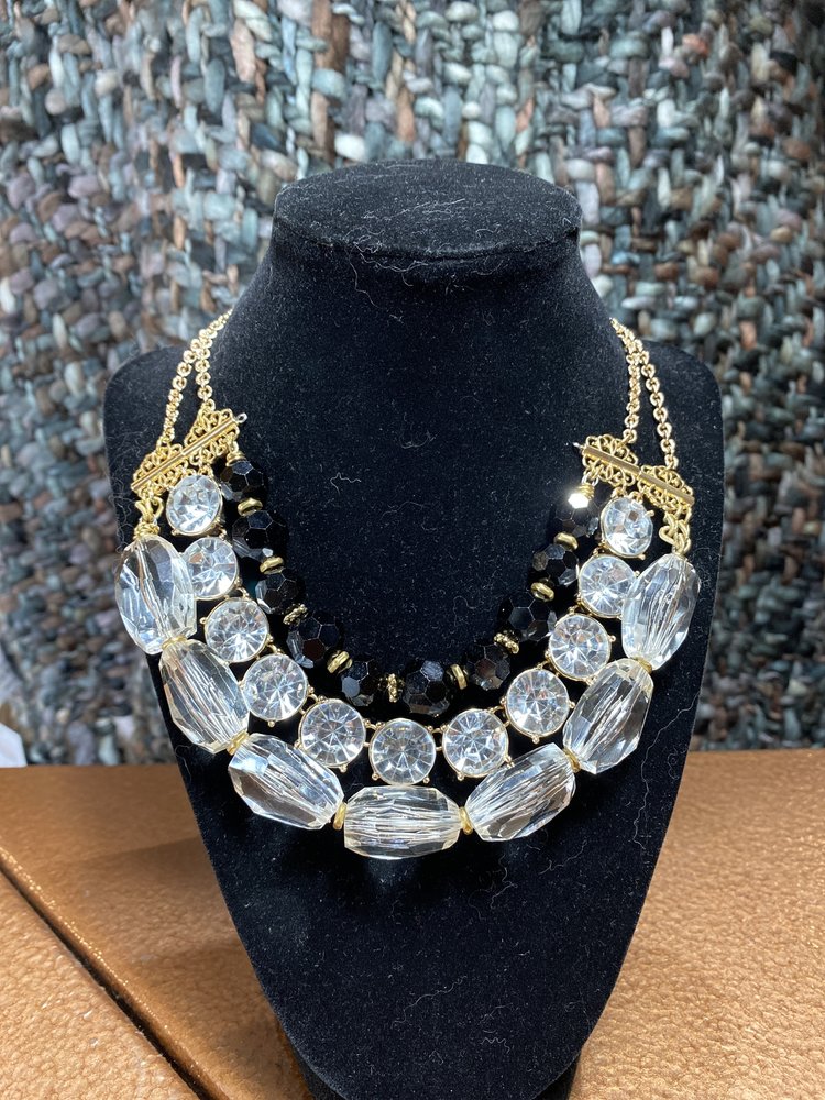 Ava Claire Chunky Statement Necklace