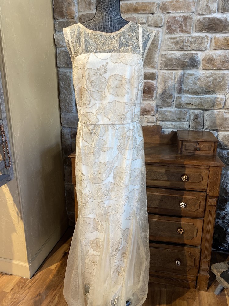 Adrianna Papell Gold Flower Sleeveless Gown, Size  22W