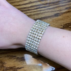 Stretchy Silver Gem Bracelet