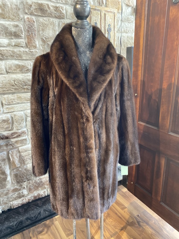 Muscalvus Furs Medium Brown Ranch Mink Stroller w/ Shawl Collar , Size L