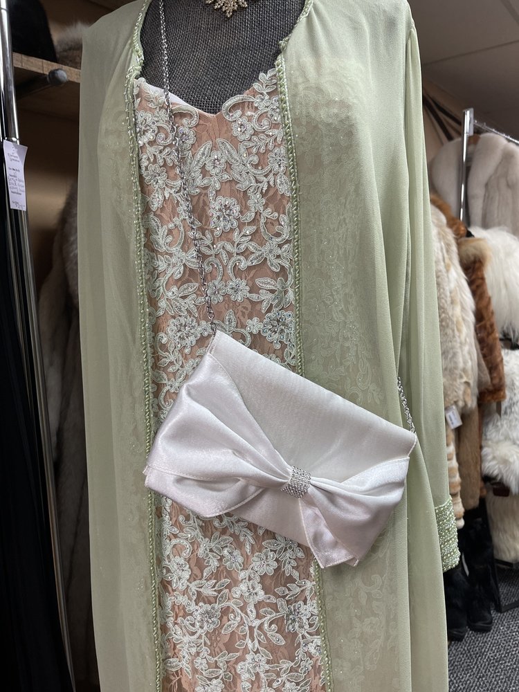 Badgley Mischka White Satin Badgley Mischka Blinged Bow Clutch