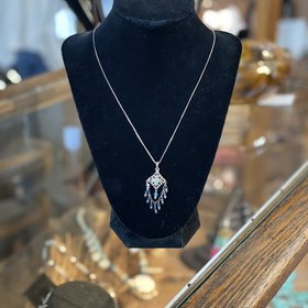 Blue Bead Kite Chain Necklace