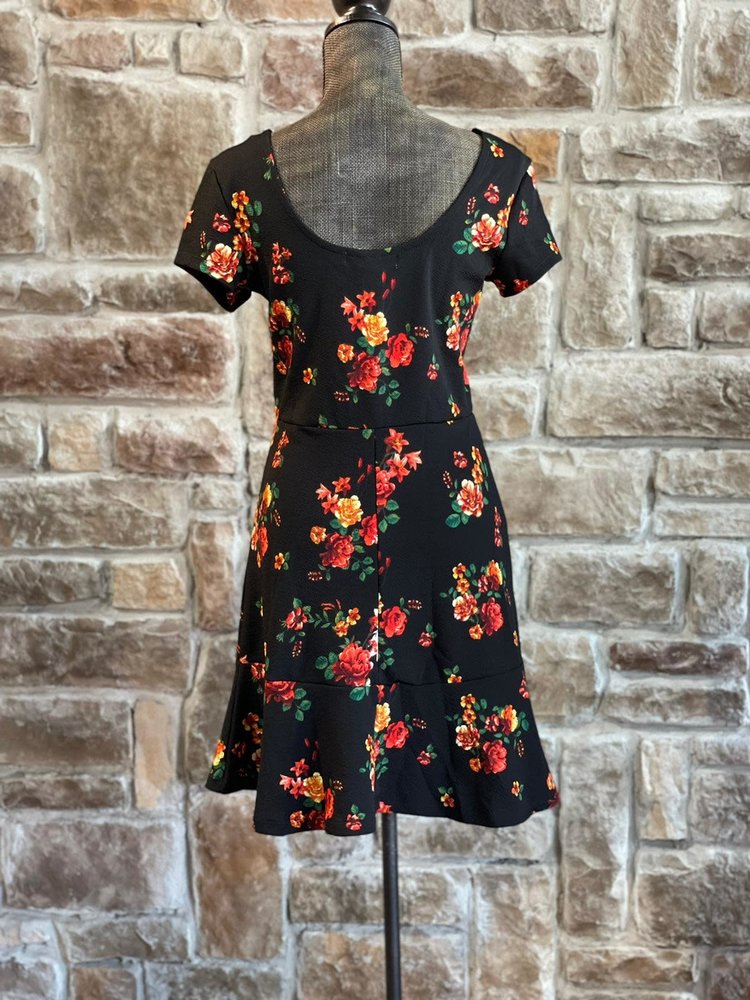 Planet Gold Black Floral with Flounce Hem, Size L