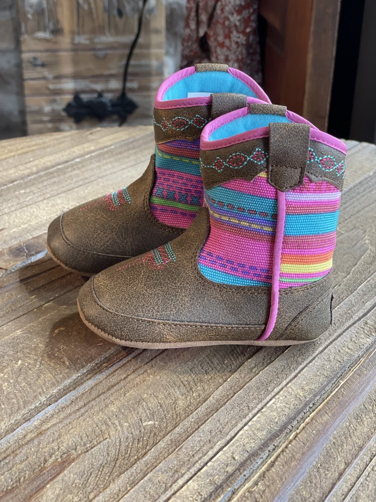 Blazin Roxx Baby Buckers Camilla (Pink Tapestry)