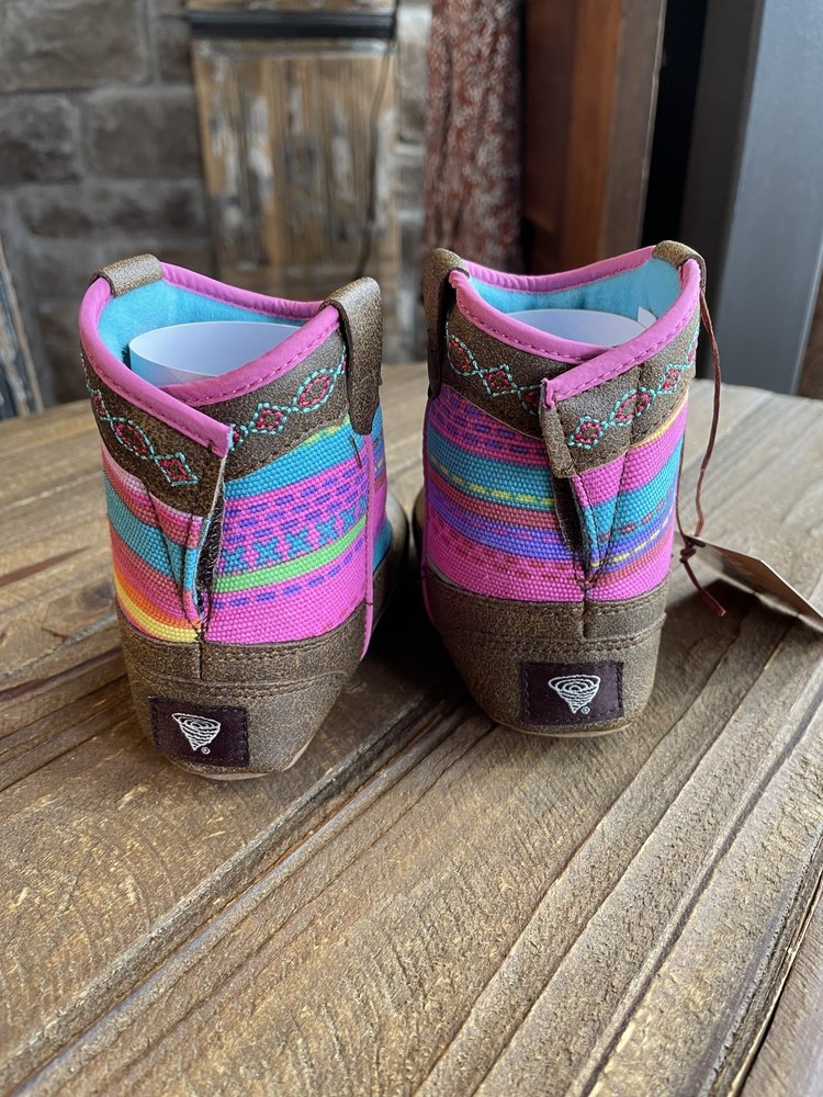 Blazin Roxx Baby Buckers Camilla (Pink Tapestry)