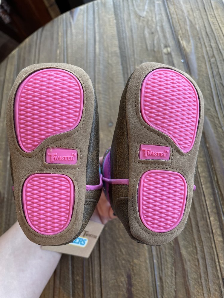 Blazin Roxx Baby Buckers Camilla (Pink Tapestry)