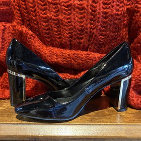 DKNY Black Slip On Classic Pump, Size 8