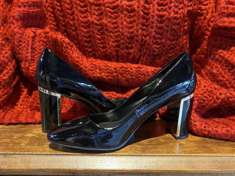 DKNY Black Slip On Classic Pump, Size 8