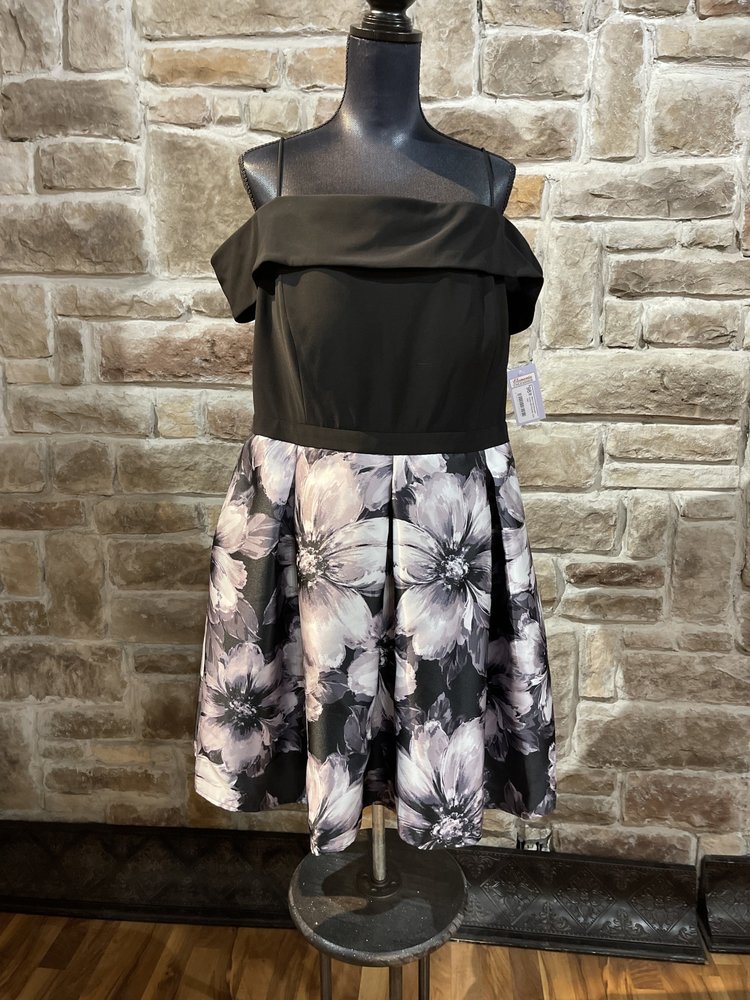 Morgan & Co. Black Cold Shoulder Dress with Pockets, Size 18W