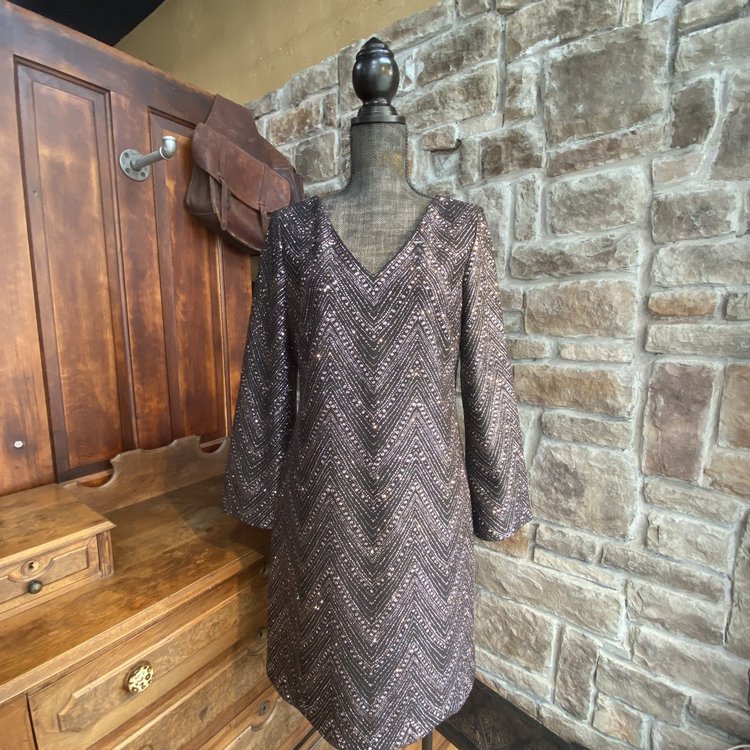 Jessica Howard Bell Sleeved Sparkle Dress