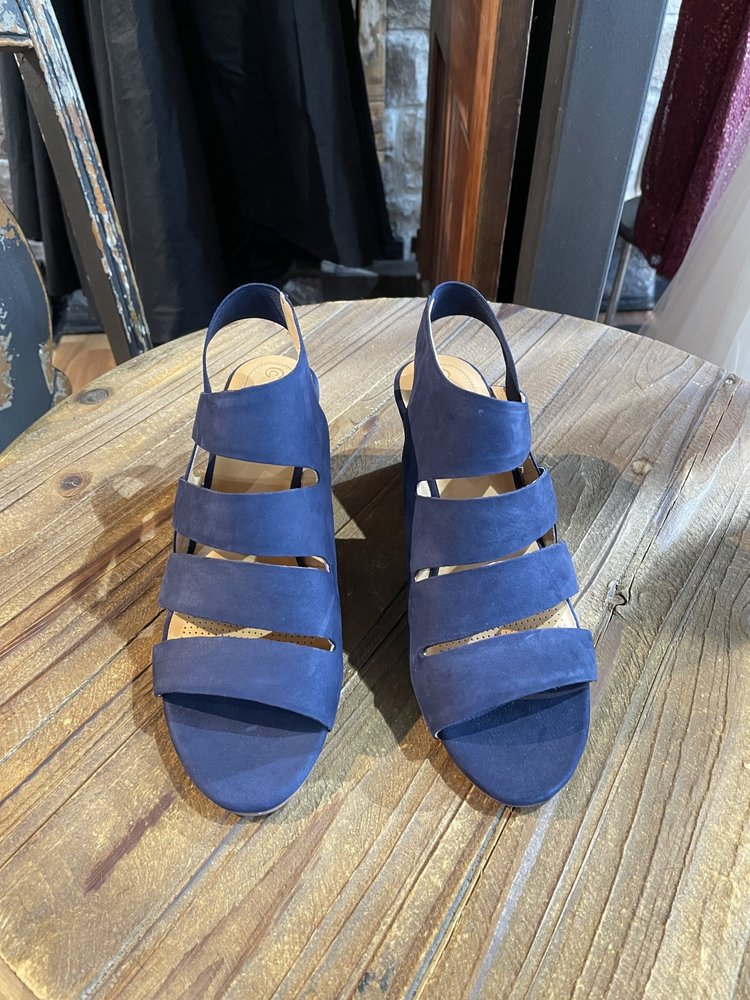Corso Como Navy Leather Wedge Sandals, Size 9