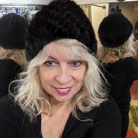 Raglaido Black Knitted Mink Beanie Hat