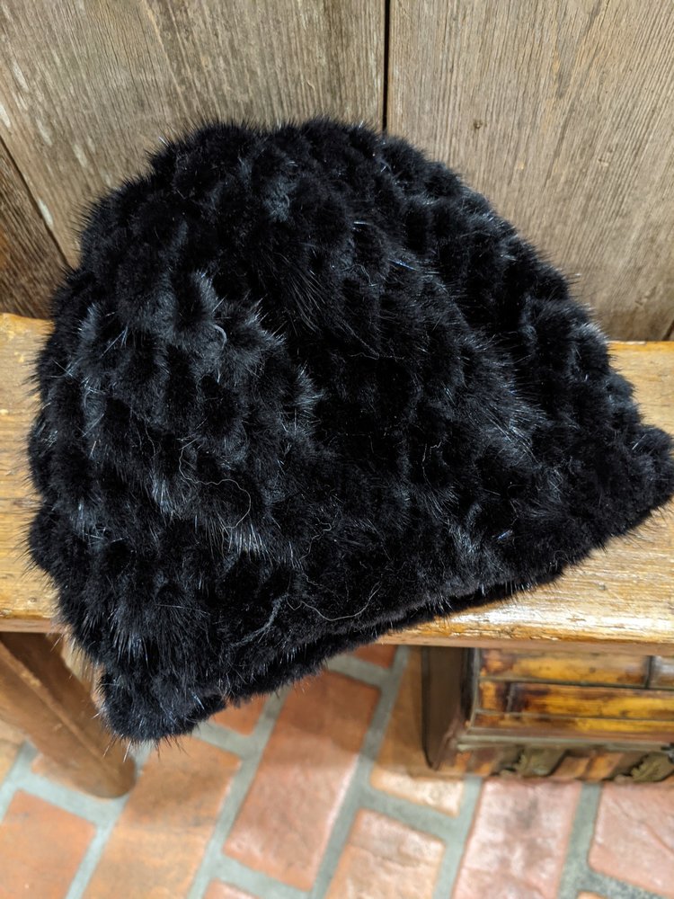 Raglaido Black Knitted Mink Beanie Hat