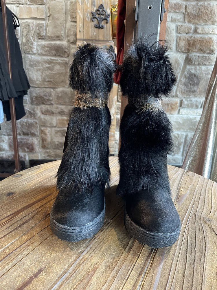 Bearpaw Black Goat Feather Detail Boots