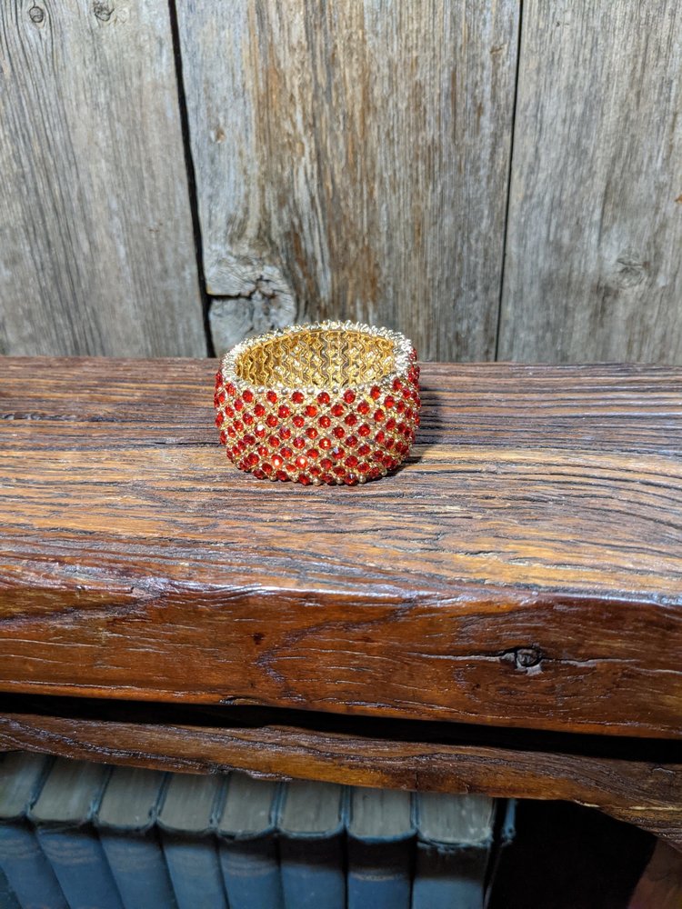 Gold w/Red Gemstone Stretch Bracelet