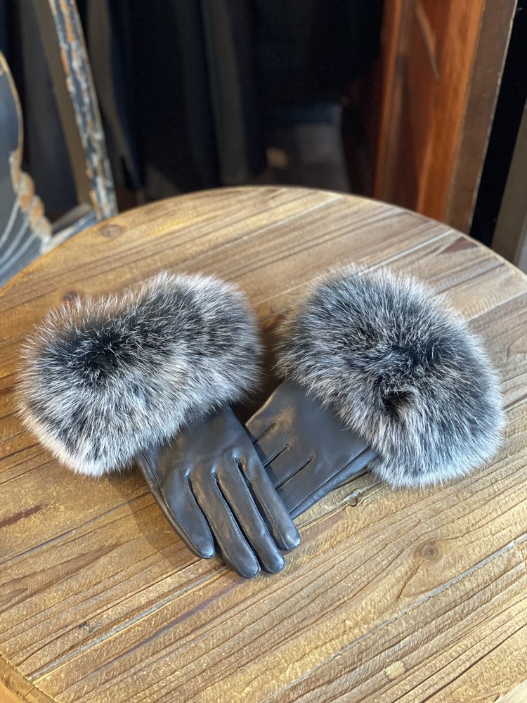 yLYong Li Black and White Leather Fox Trim Gloves