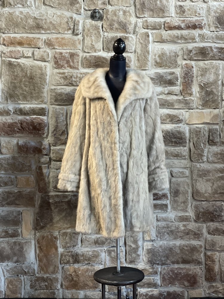 Nigbor Furs Blue Iris Section Mink Stroller, Size L