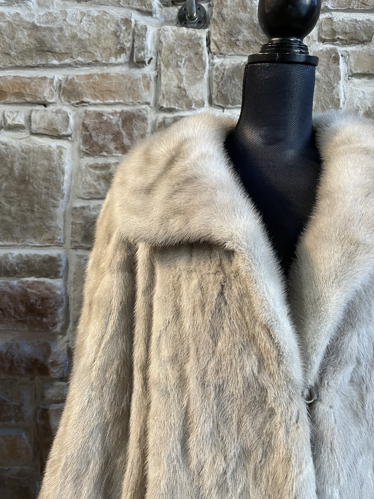 Nigbor Furs Blue Iris Section Mink Stroller, Size L