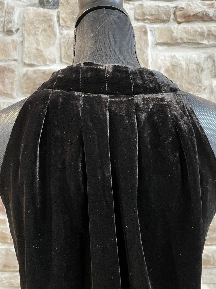 Black Velvet Bow Front Tank, Size L