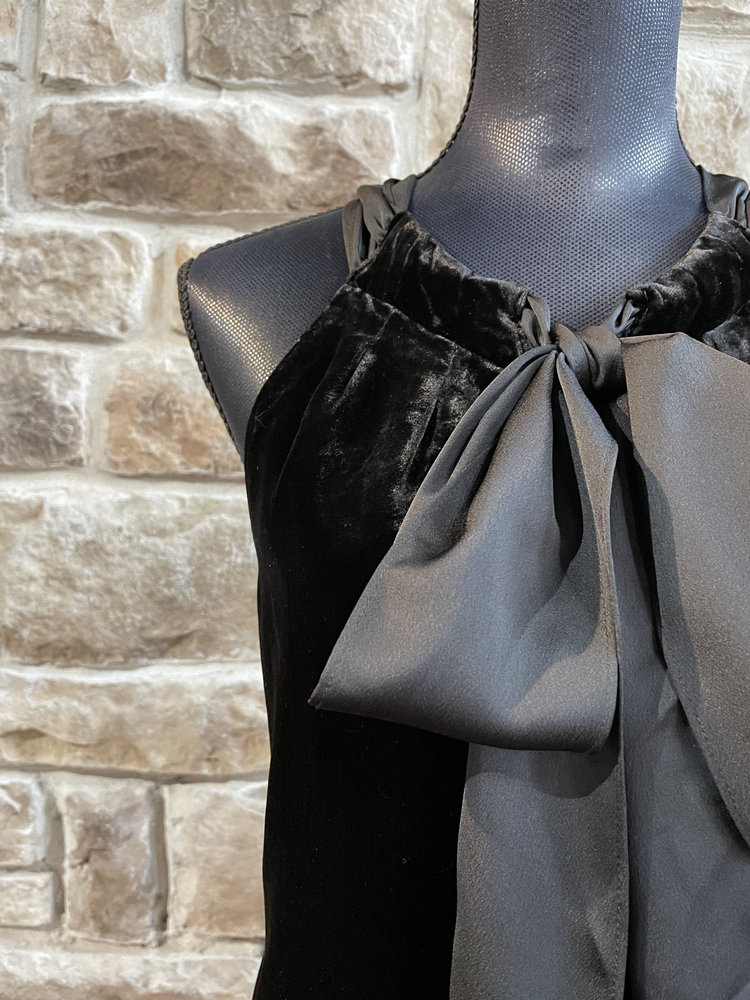 Black Velvet Bow Front Tank, Size L