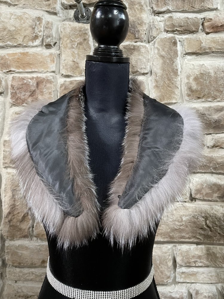 Indigo Fox Collar 34"