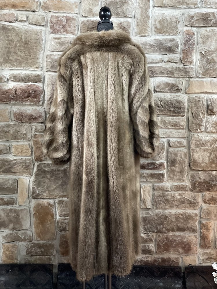 Truesdell Natural Beaver with Diagonal Cut Sleeves, Size L