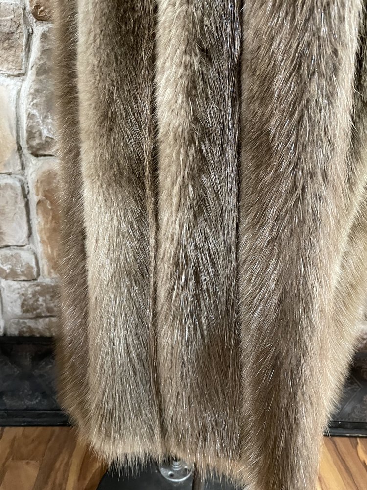 Truesdell Natural Beaver with Diagonal Cut Sleeves, Size L