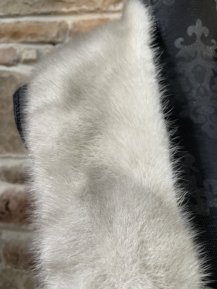 Blue Iris Mink Collar, Size OS