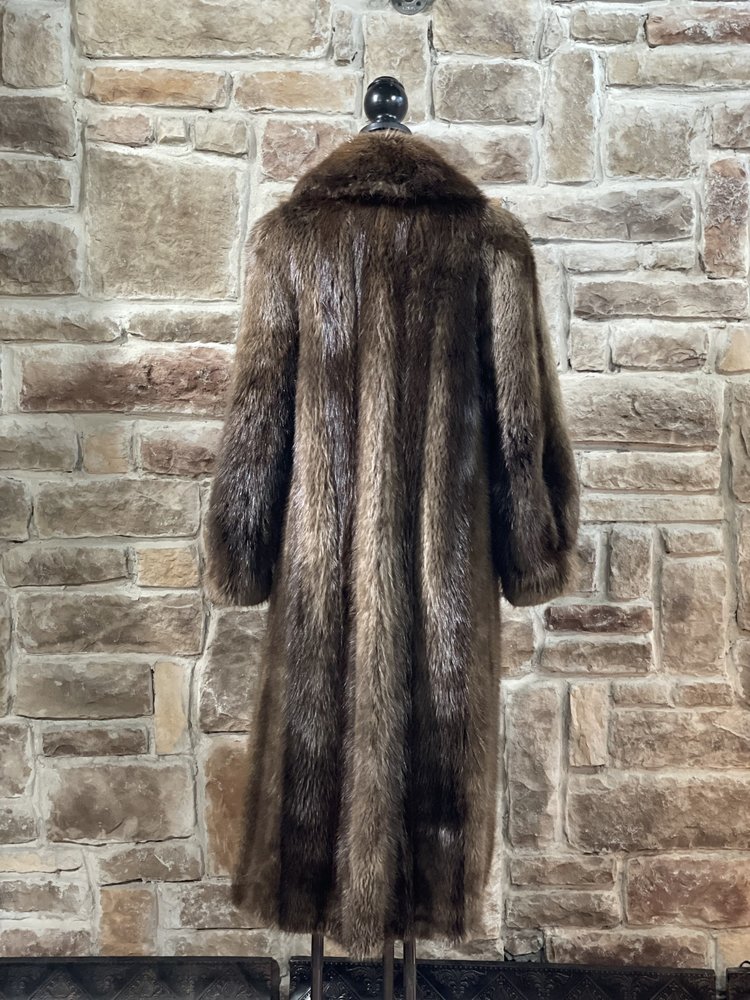 Furs of Distinction Beaver Long Coat w/ Peter pan Collar, Size M