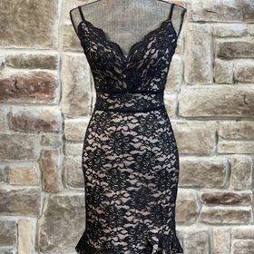Morgan & Co. Black Glitter Lace Ruffle Hem Dress, Size 3/4