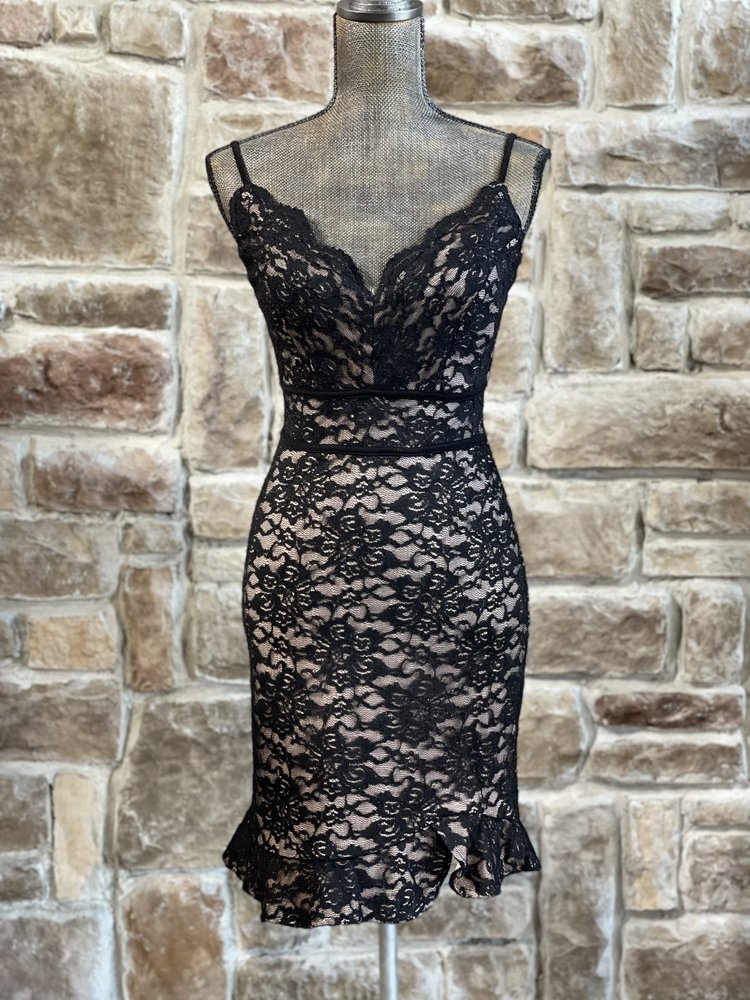 Morgan & Co. Black Glitter Lace Ruffle Hem Dress, Size 3/4