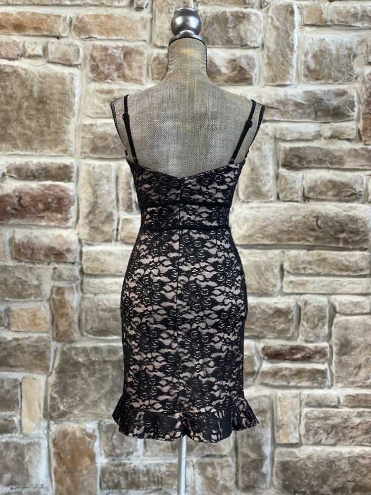 Morgan & Co. Black Glitter Lace Ruffle Hem Dress, Size 3/4