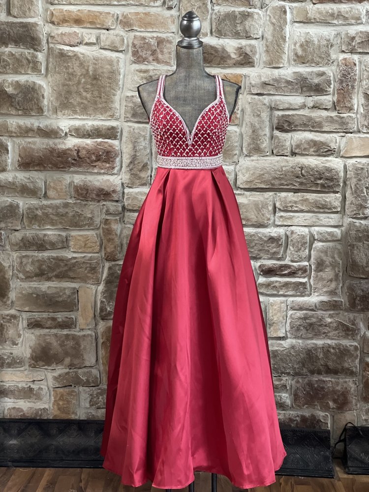 TLC Say Yes to the Prom Red Embellished Top Gown w/ Pockets, Size 3/4