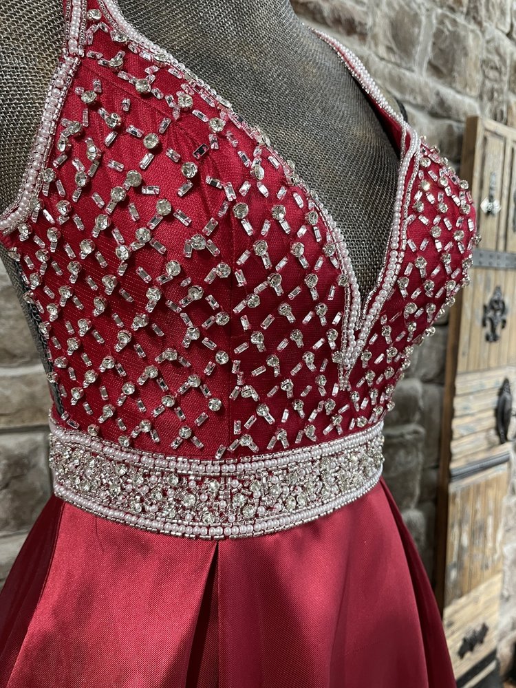 TLC Say Yes to the Prom Red Embellished Top Gown w/ Pockets, Size 3/4