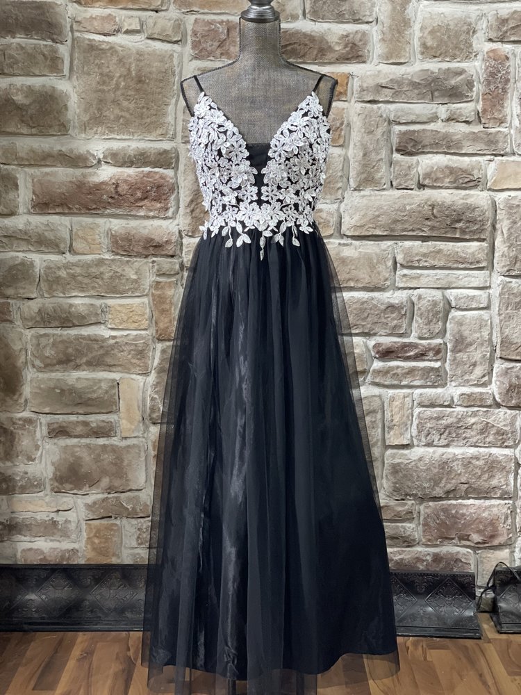 Blondie Nites Black and White Lace Applique Tulle Gown, Size 13/14