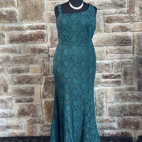 BCX Green Lace Mermaid Evening Gown
