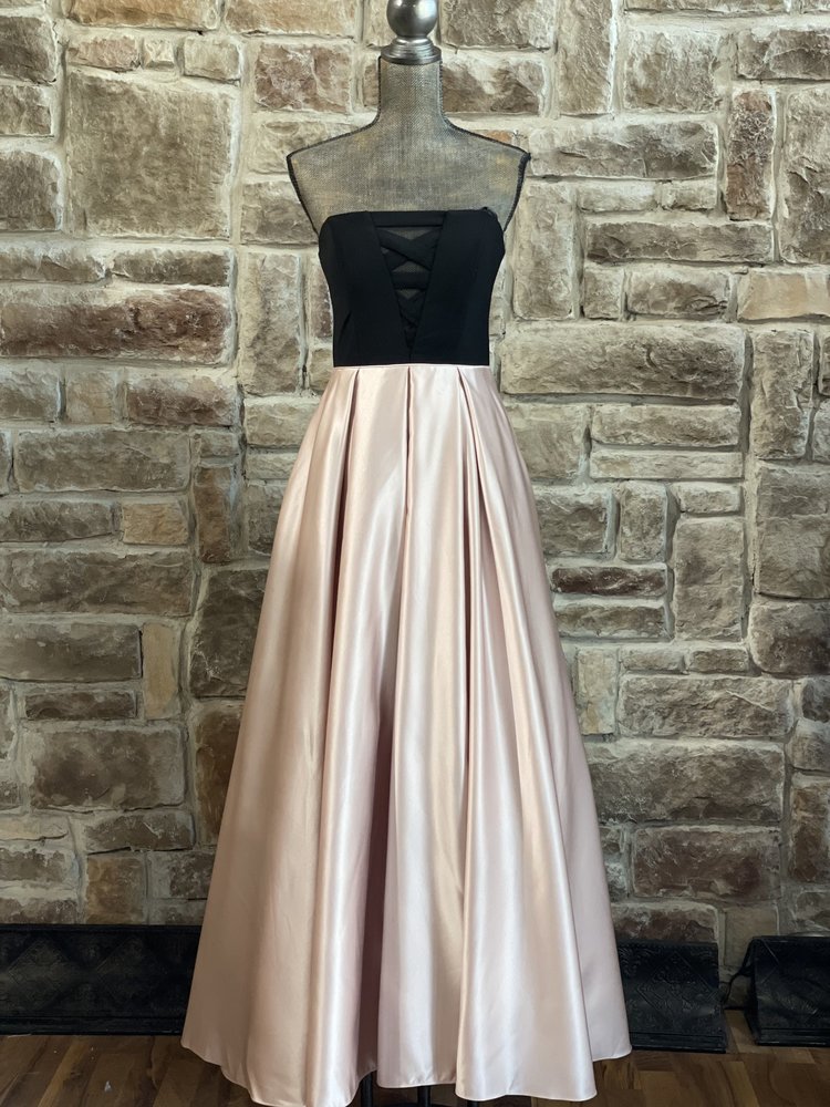 Blondie Nites Black and Pink Mesh Cross Gown w/ Pockets, Size 9/10