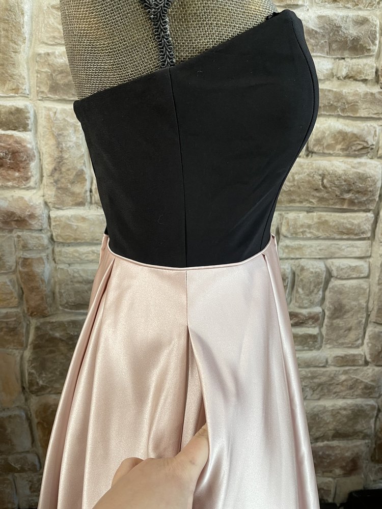 Blondie Nites Black and Pink Mesh Cross Gown w/ Pockets, Size 9/10