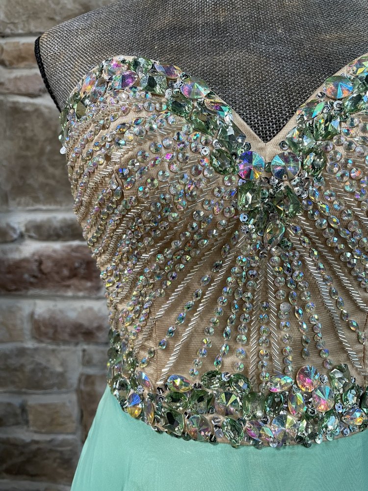 Sherri Hill Green Embellished Bodice Chiffon Gown, Size 0