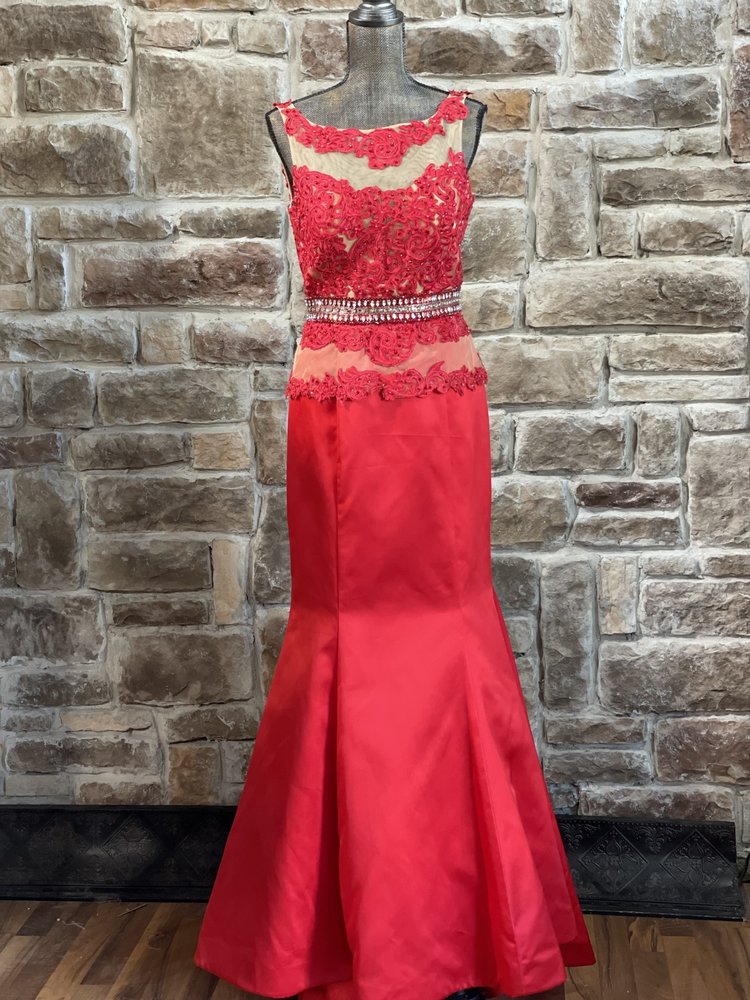 Sherri Hill Red Lace Mesh Embellished Trumpet Gown, SIze 9/10
