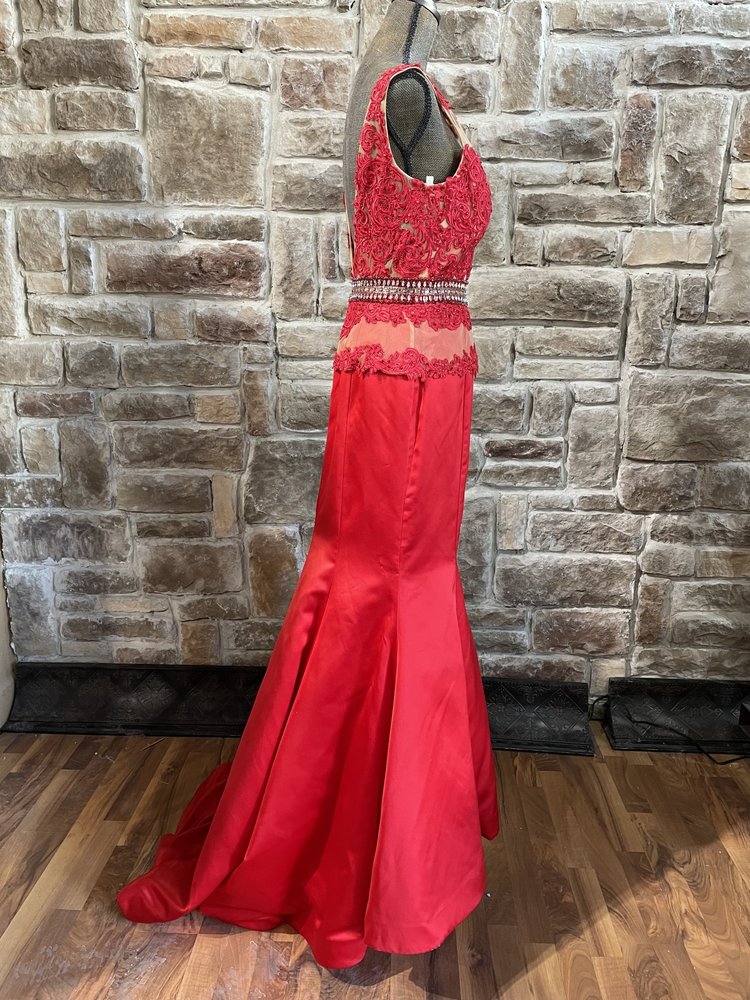 Sherri Hill Red Lace Mesh Embellished Trumpet Gown, SIze 9/10