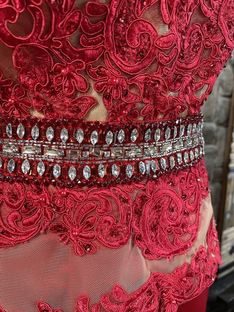 Sherri Hill Red Lace Mesh Embellished Trumpet Gown, SIze 9/10