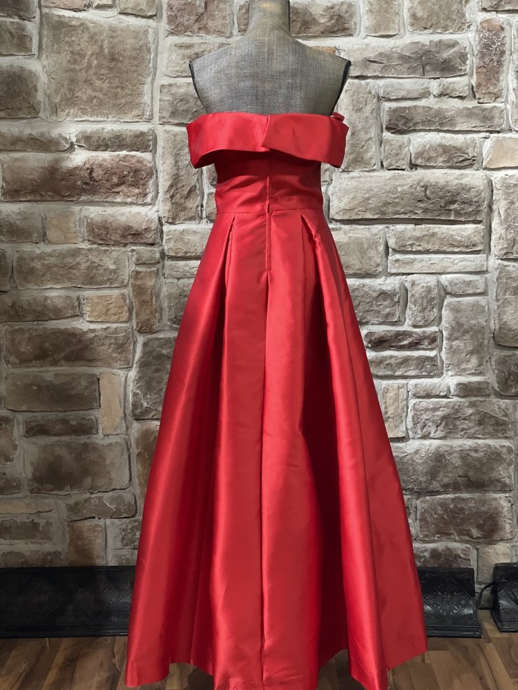 B Darlin Red Box Pleat Off the Shoulder Gown, Size 11/12