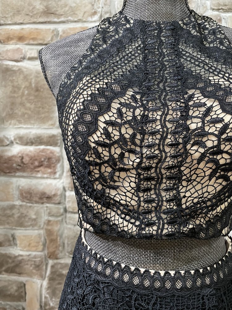 ALYCE Paris Black and Nude Lace Two-Piece Halter Gown, Size 4