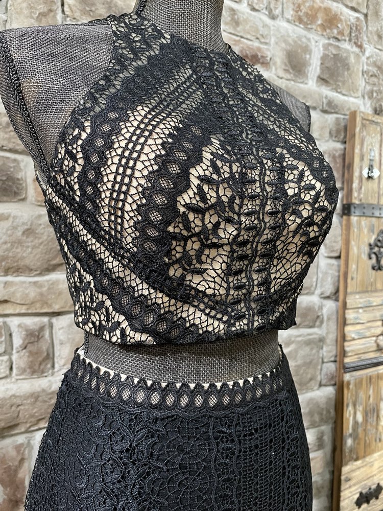 ALYCE Paris Black and Nude Lace Two-Piece Halter Gown, Size 4